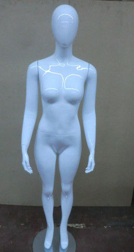 Mannequin vitrine poupée - poupée, mode