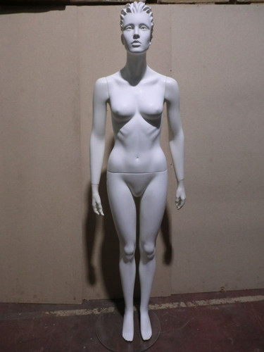 Mannequin vitrine poupée - vitrine,